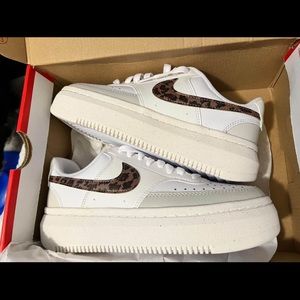 Nike women’s shoes size 6